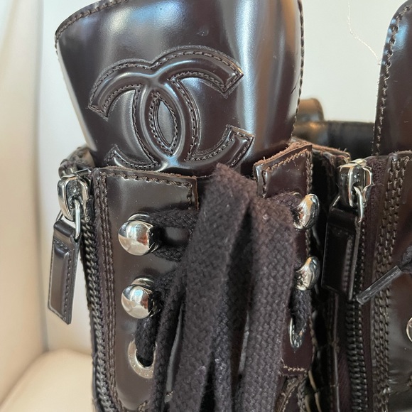 Chanel sz 40 combat boots in burgundy/ brown - Picture 3 of 11